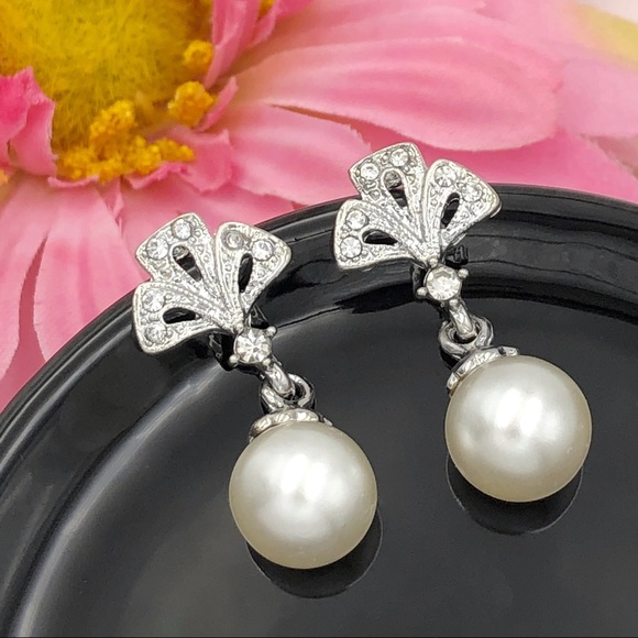 🌼 Pearl Rhinestone Fan Fancy Post Drop Earrings - Picture 1 of 2